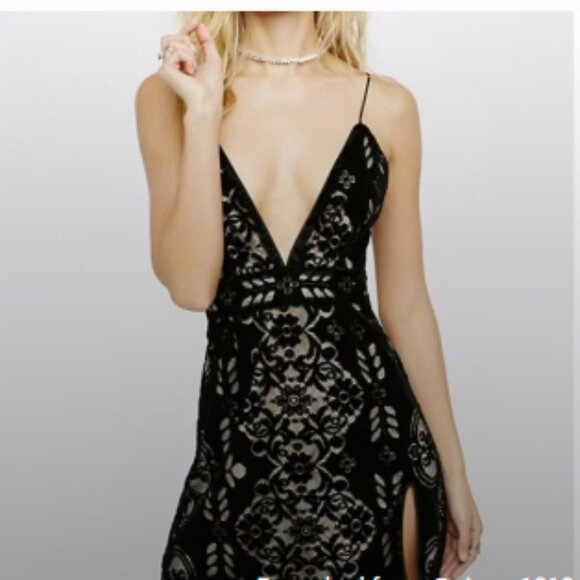 SAYLOR Dresses & Skirts - Gorgeous Saylor Velvet Black/Beige Above the Knee Mini Dress - Size Small